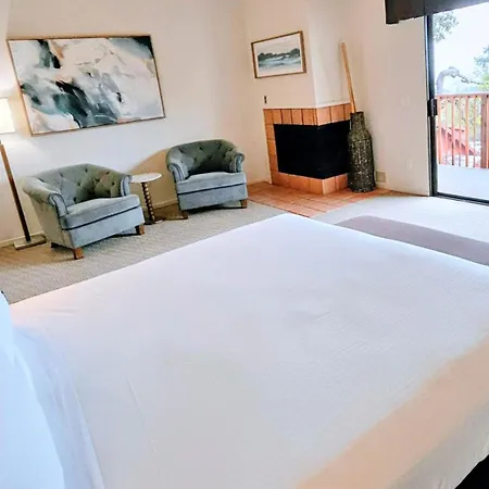 Adobe Inn-3
